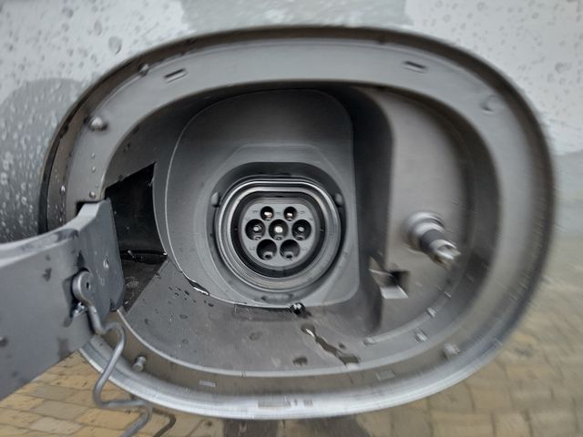 DFSK Forthing 4 PHEV AppleAndroid 360°Kam u.v.m.