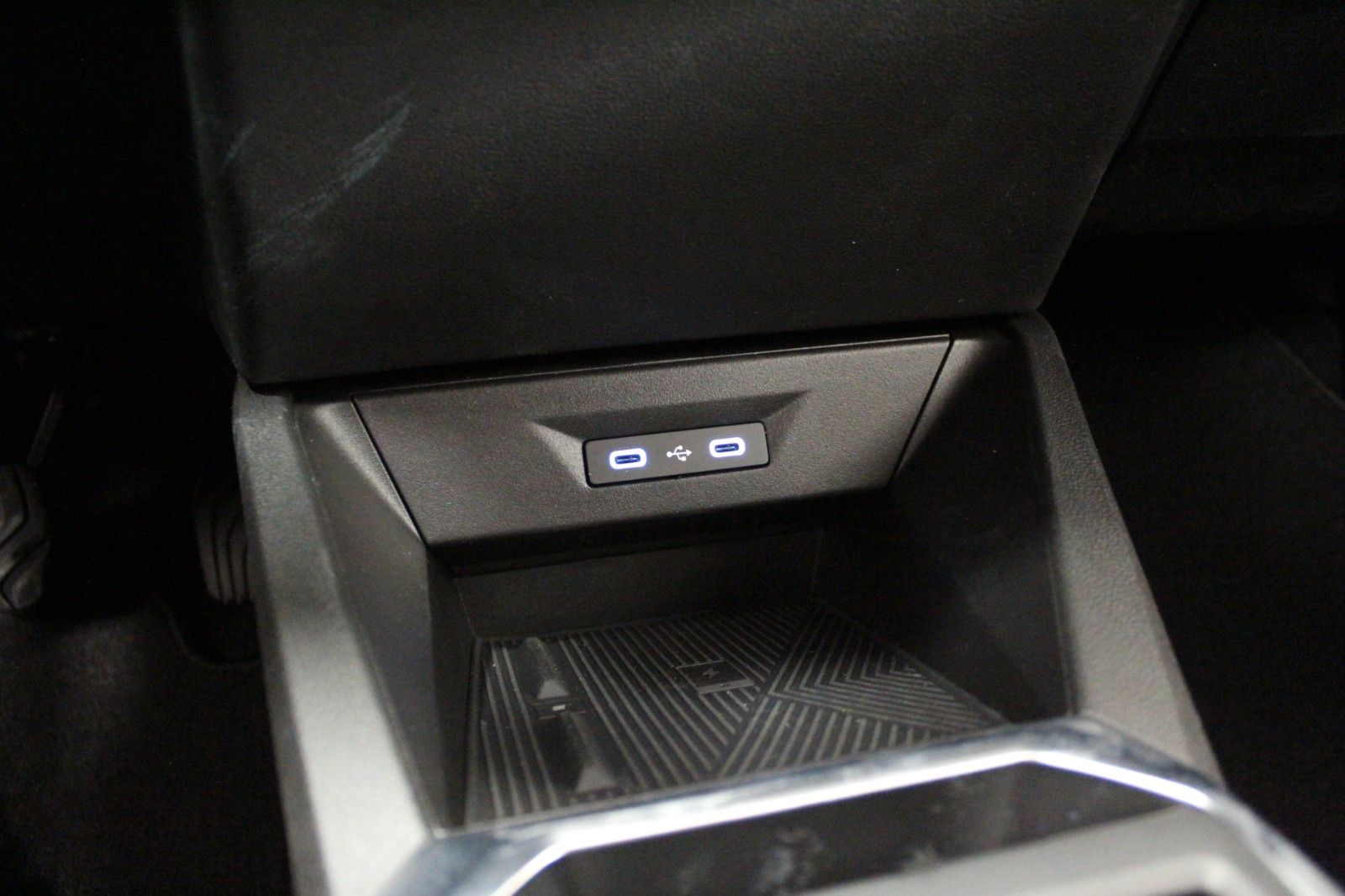 Fahrzeugabbildung Renault Clio VI E-Tech 160 Full Hybrid Techno