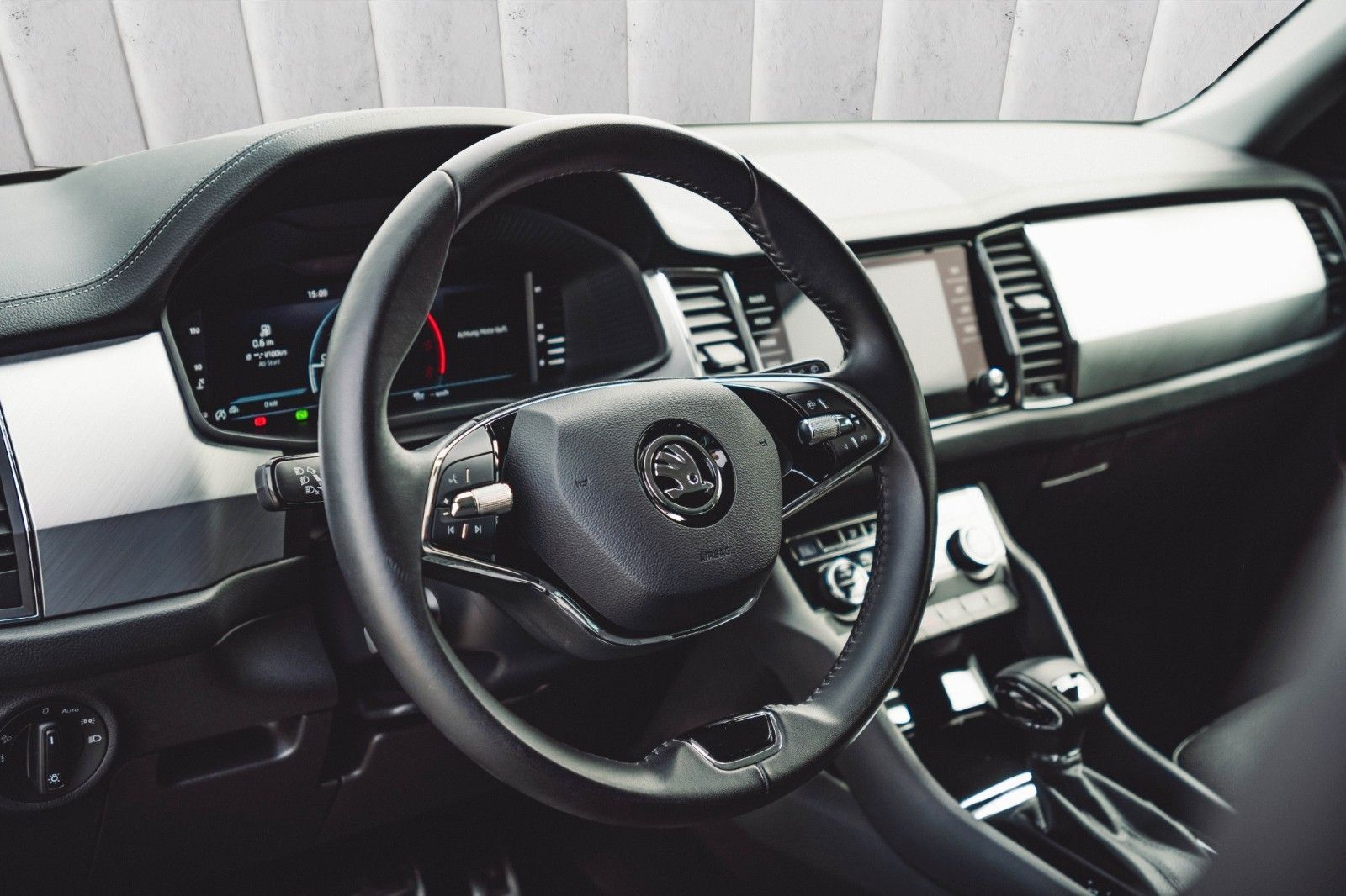 Fahrzeugabbildung SKODA Kodiaq 2.0TDI DSG 4x4 *ACC*NAVI*ViCo*Kamera*AHK*