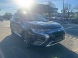 Mitsubishi Outlander PHEV Intro Edition 4WD - Mitsubishi Outlander: Intro Edition
