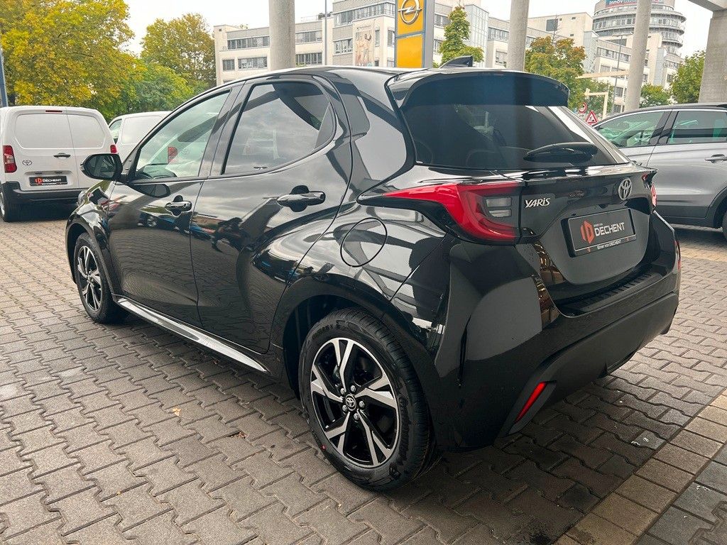 Fahrzeugabbildung Toyota Yaris Hybrid Teamplayer Comforpaket