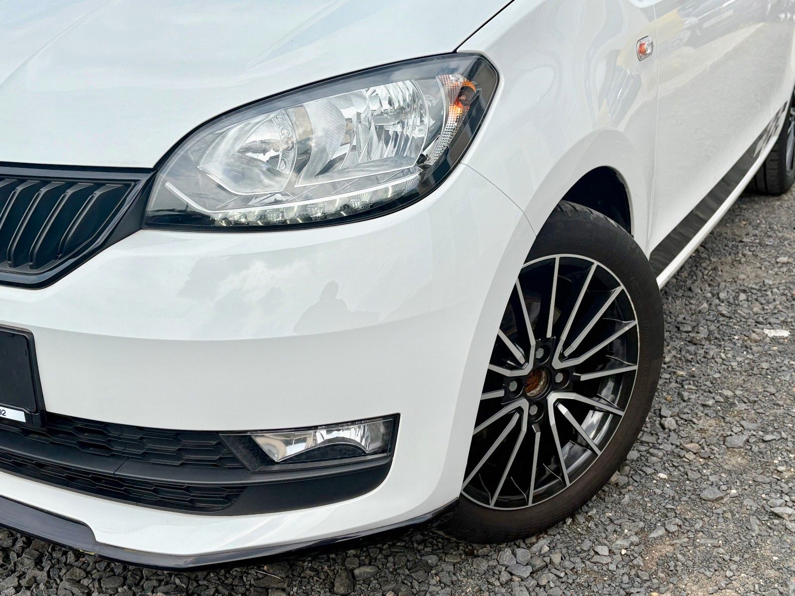 Fahrzeugabbildung SKODA Citigo 1.0 MPI Monte Carlo Tempo Klima 16" SPORT