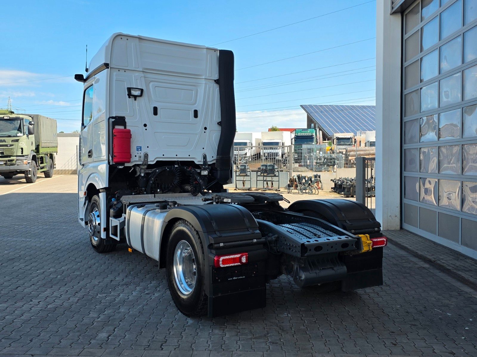 Fahrzeugabbildung Mercedes-Benz Actros 1846 LS Hydraulik, ADR, 2 x Nebenantrieb