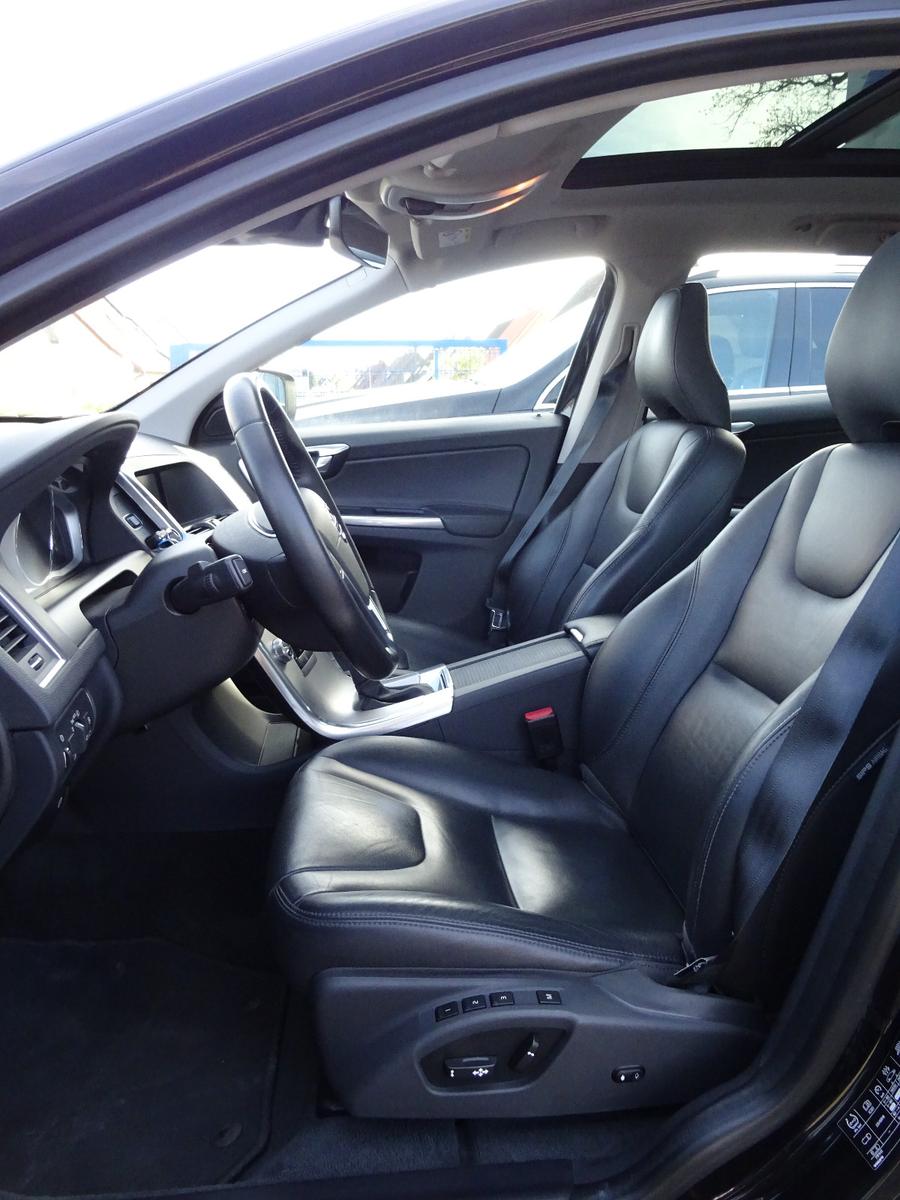 VOLVO XC60 2.0 253ch SUMMUM AWD BVA Toit ouvrant Sièges chauffants cuir - 2EME MAIN