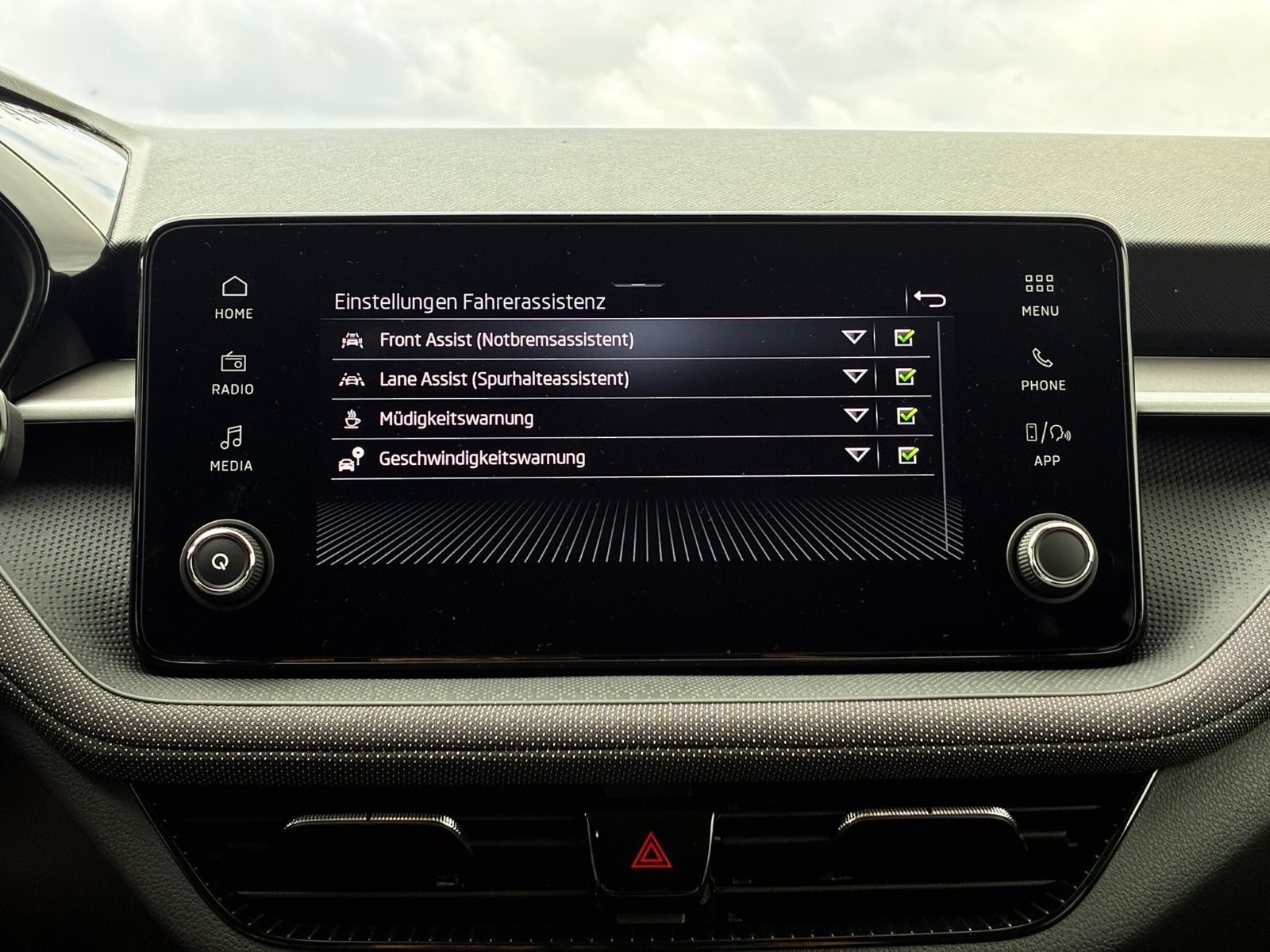 Fahrzeugabbildung SKODA Fabia 1.0 TSI Selection OPF