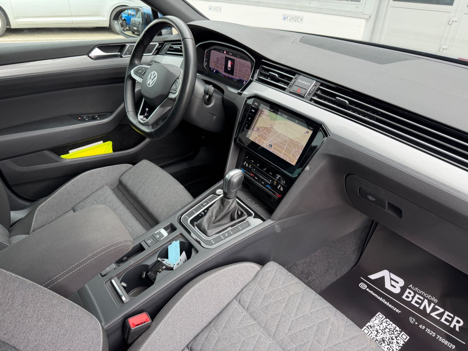 Fahrzeugabbildung Volkswagen Passat Business/AHK/Pano/LED/R-Cam/CarPlay/NAVI