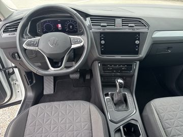 Volkswagen Tiguan - 12