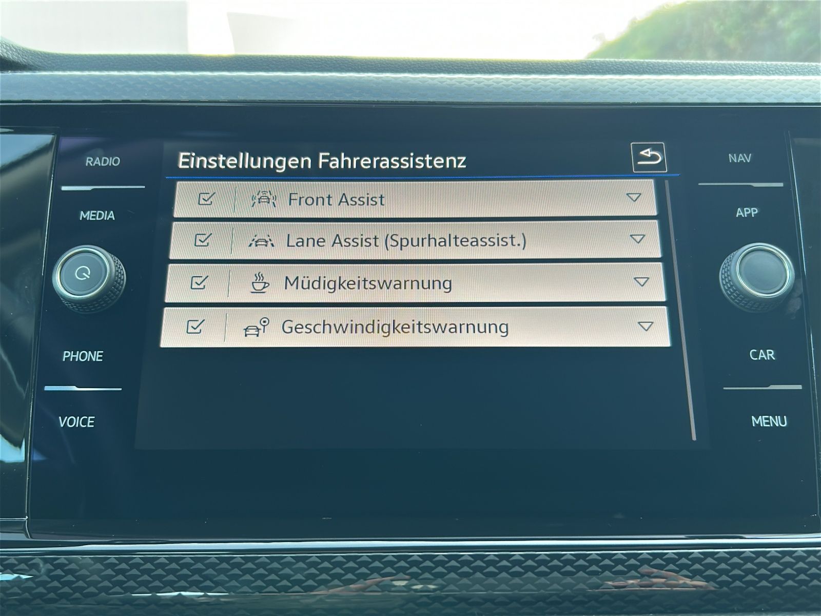 Fahrzeugabbildung Volkswagen Taigo TSI Life LED AID NAVI PDC SHZ LM
