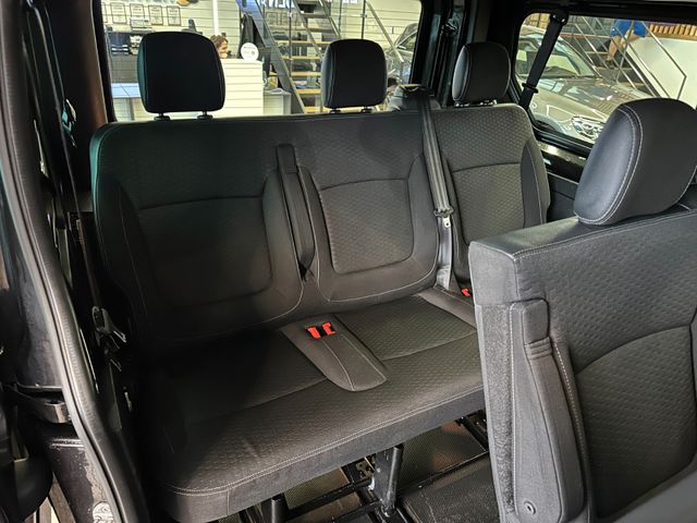 Opel Vivaro*TÜV 0828*9-SITZER*STHZ*TEMPO*AHK*PDC*