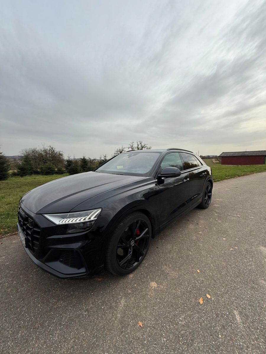 AUDI SQ8 TDI quattro tiptronic -