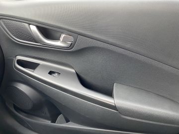 Hyundai Kona Select Elektro Kam.+KeyLess+Navi+SHZ+ACC