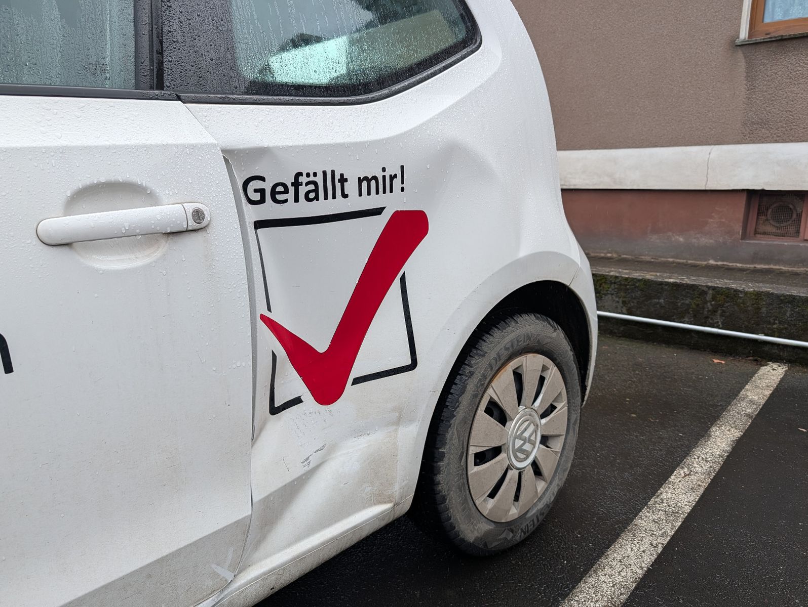 Fahrzeugabbildung Volkswagen up! 1.0 44kW Unfallfahrzeug nur für Gewerbe !