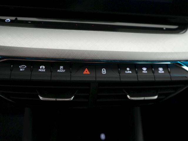 Octavia COMBI TOUR TDI DSG+AHK+LED+NAVI+STANDHEI