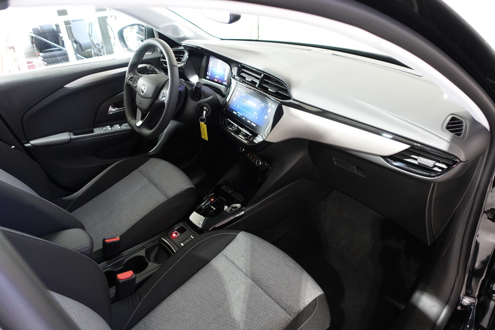 Fahrzeugabbildung Opel Corsa 1.2Turbo Allwetter,Sitzh.,Klima,PDC,Kamera