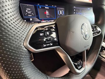 Volkswagen Touareg - 11