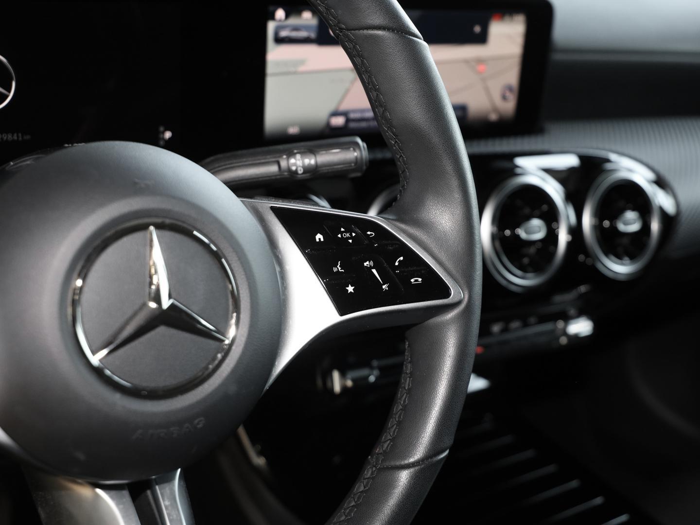 Mercedes-Benz CLA Advanced Rückfahrkamera Sitzheizung LED, миниатюра 14