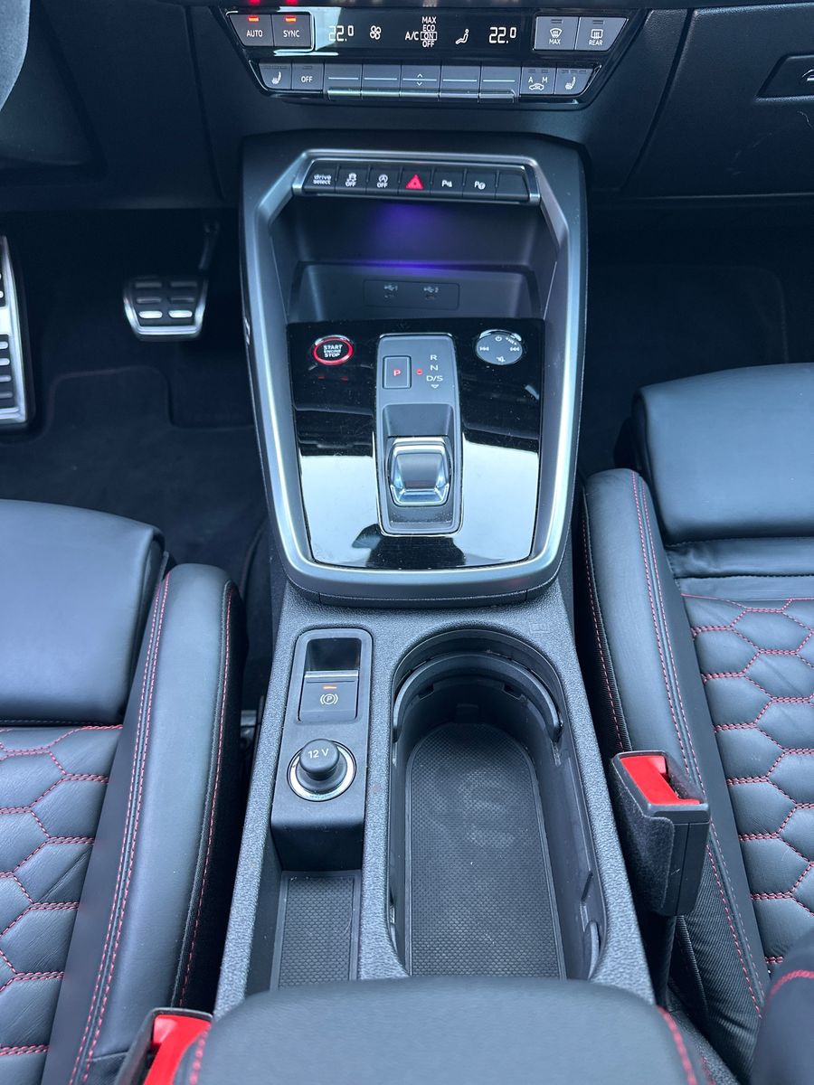 Fahrzeugabbildung Audi RS3 SpB 2.5 TFSI Qu NAV+LED+ACC+HEADUP+KAM+B&O