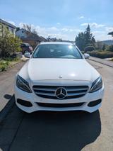 Mercedes-Benz C 180 d T - - Mercedes-Benz C 180 mit Diesel-Antrieb: Kombi, Schaltgetriebe