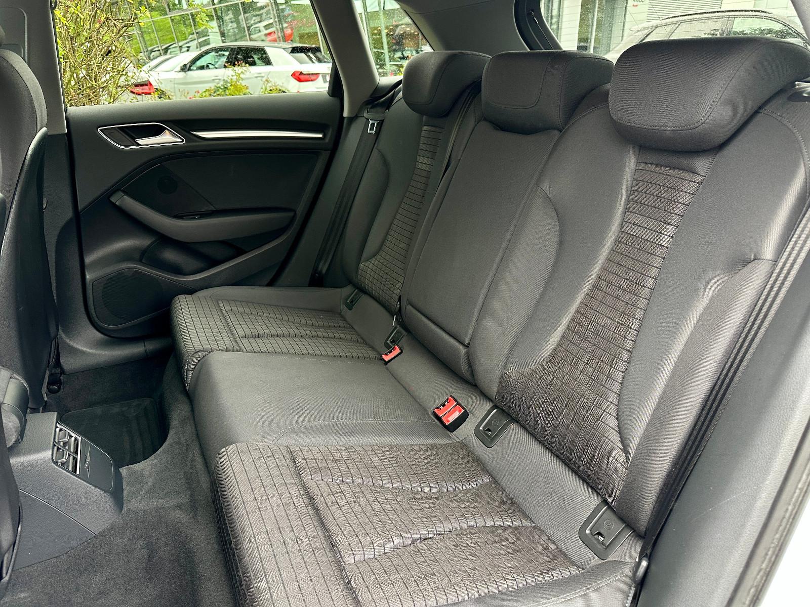 Audi A3 Sportback 35TFSI S LINE BLACK MATRIX NAV+ AHK