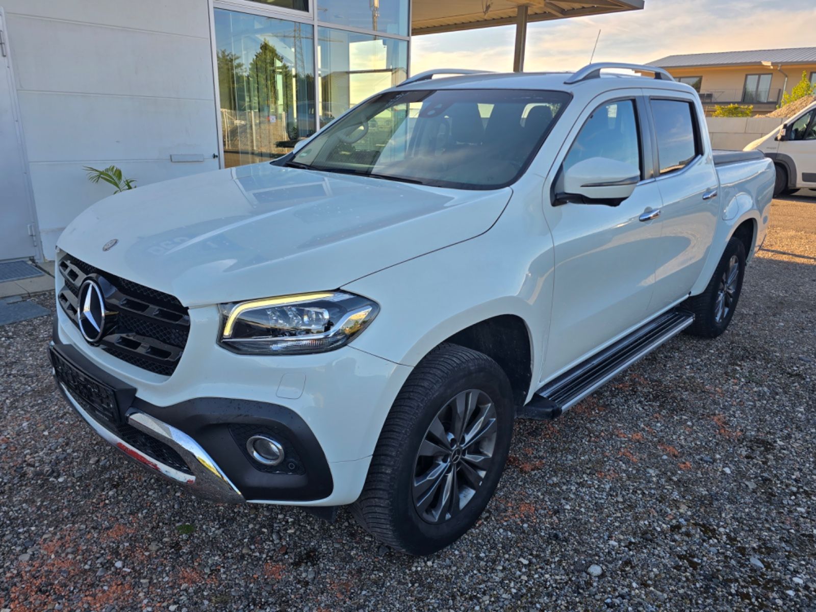 MERCEDES-BENZ X 220 d 4Matic Edition Power 360°3,5to. AHK LED
