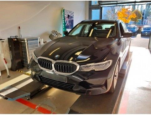 BMW 320d Aut/HUD/Laser/ParkSys/AHK/KeyLessGo