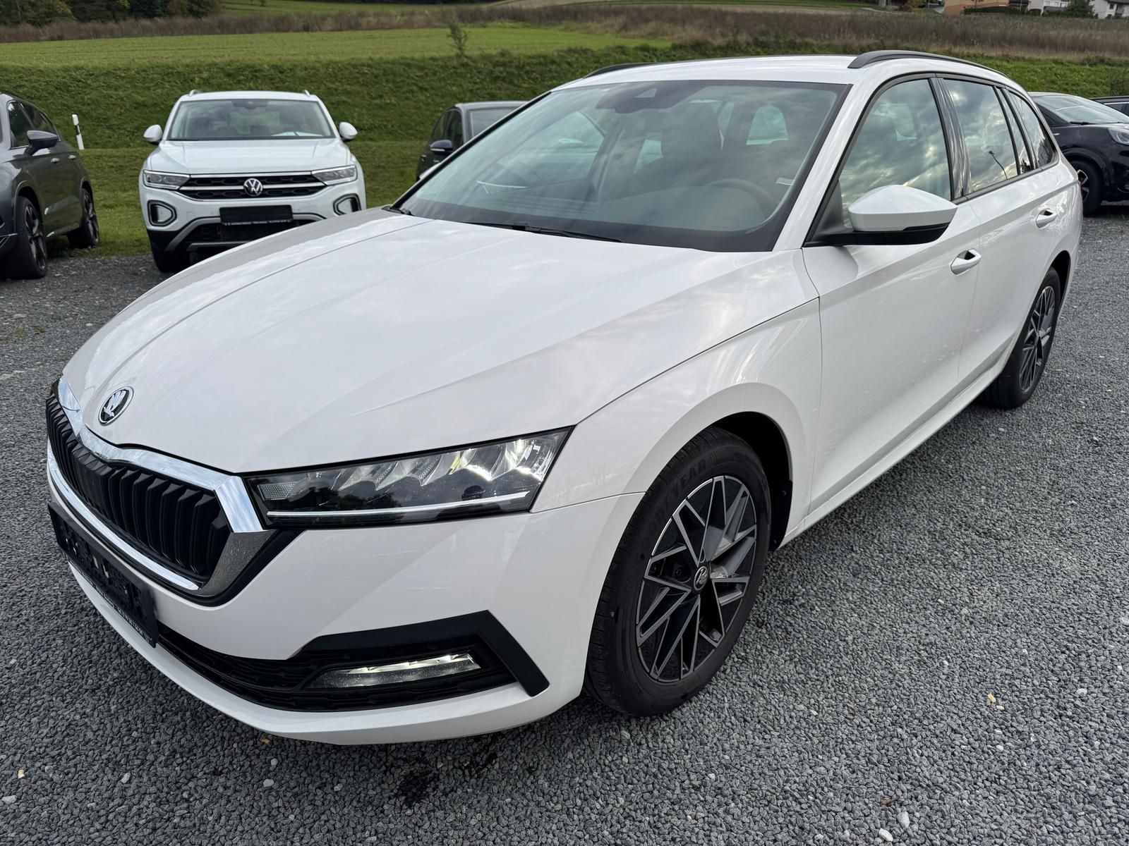 Skoda Octavia Combi 2.0 TDI *AMBITION*PDCHI*NAVI*DAB*T imagem 3