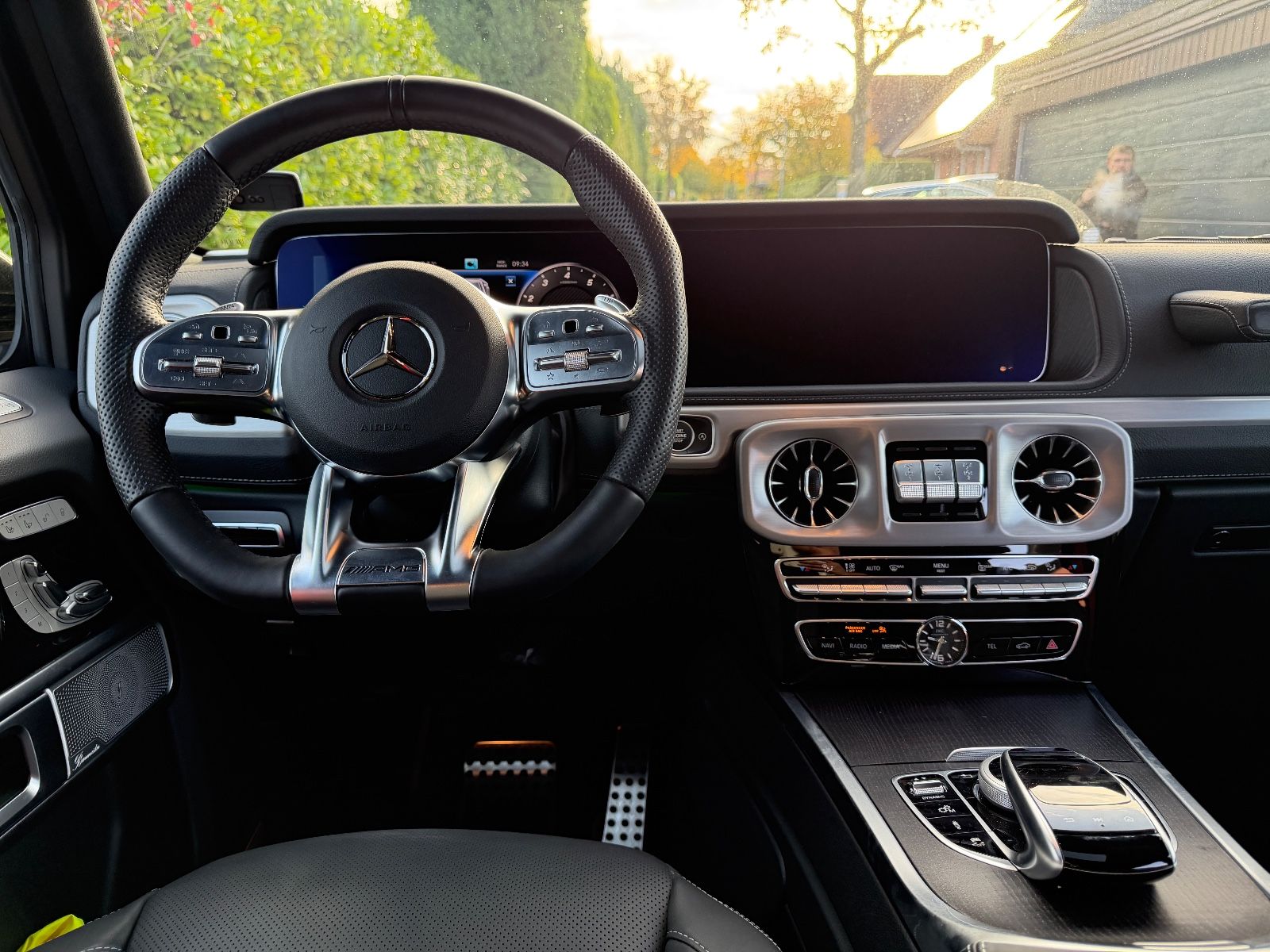 Fahrzeugabbildung Mercedes-Benz G 63 AMG MEMO*BURMESTER*SDACH*ACC*LED*SBELÜFTUNG