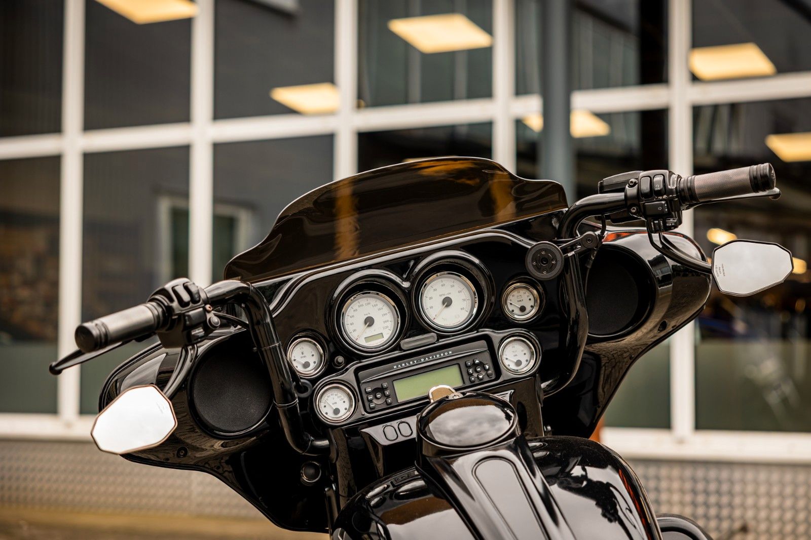 Fahrzeugabbildung Harley-Davidson FLHX Street Glide 103 cui - Kesstech -
