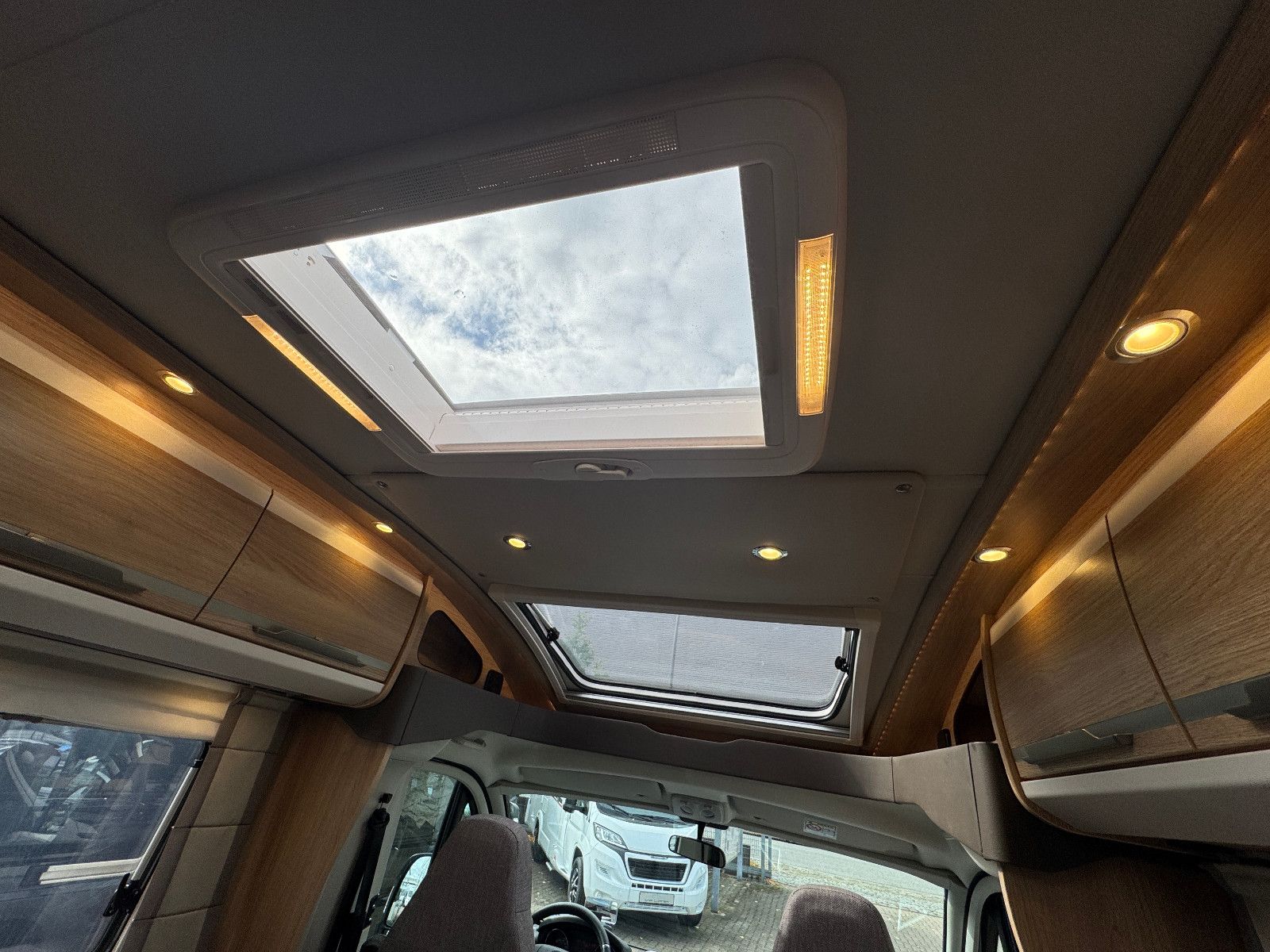 Fahrzeugabbildung Knaus SKI TI 650 MF PLATINUM SELECTION LUFTFEDERUNG 1H