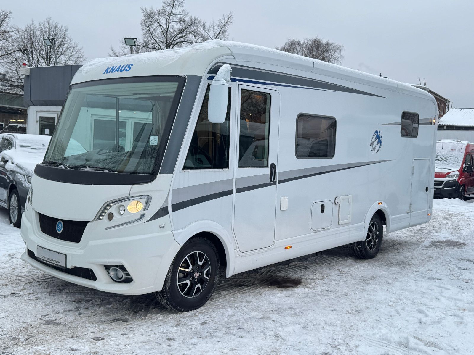 Fahrzeugabbildung Knaus VAN 650 I MEG AUTOMATIK LÄNGSBETT HUBBETT 1.HAND