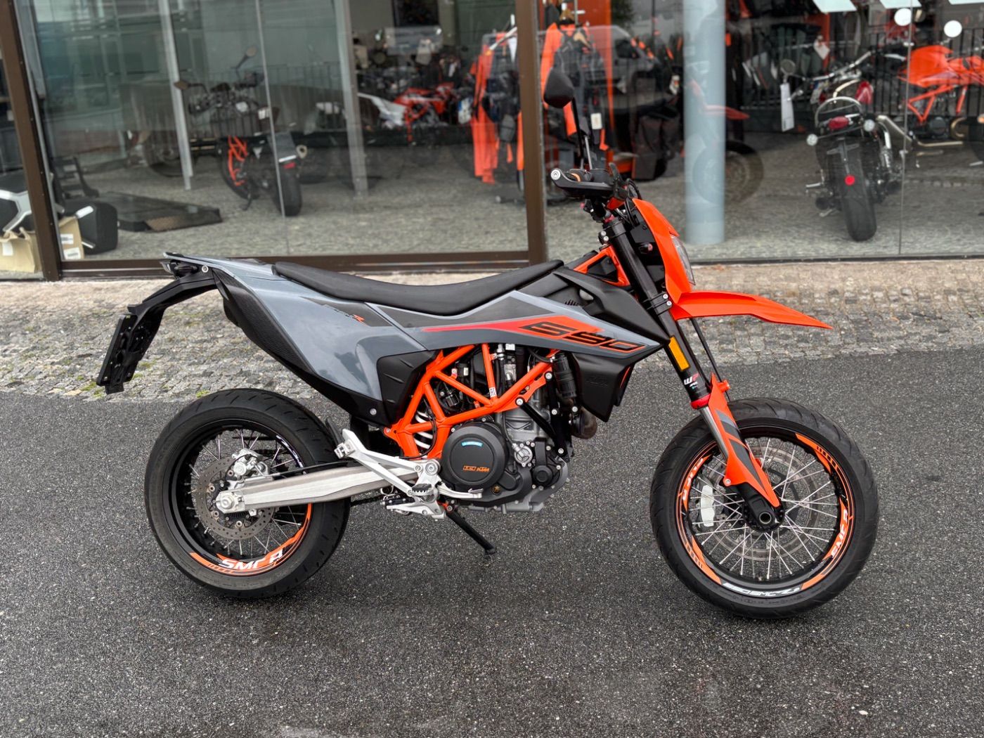 Fahrzeugabbildung KTM 690 SMC-R 2022 A2 Arrow Endschalldämpfer