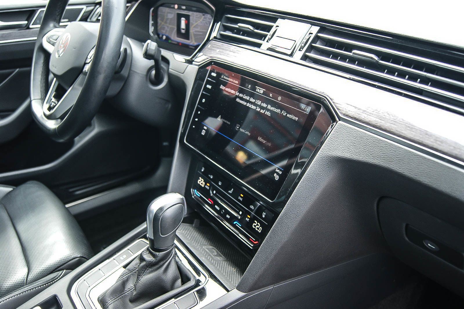 Fahrzeugabbildung Volkswagen Passat Variant 20TDI 4Motion R-Line MATRIX PANO