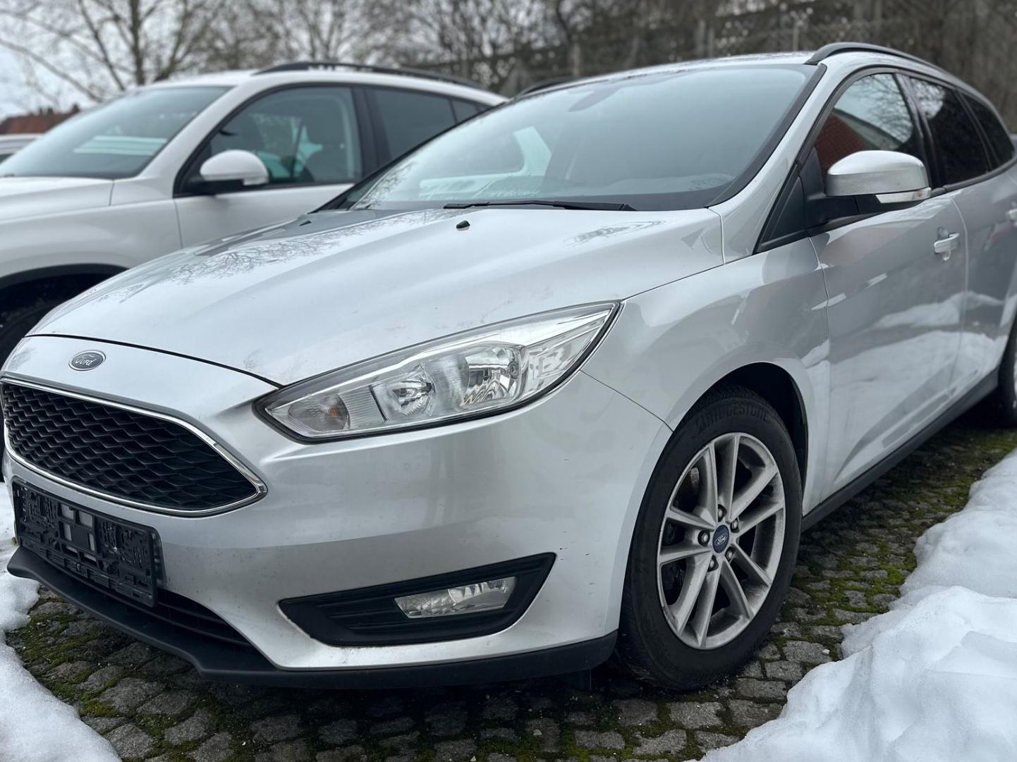 Ford Focus Turnier Trend/Lenkrad-Sitz-Scheibenheizung