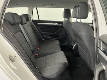 Volkswagen Passat Variant - 12