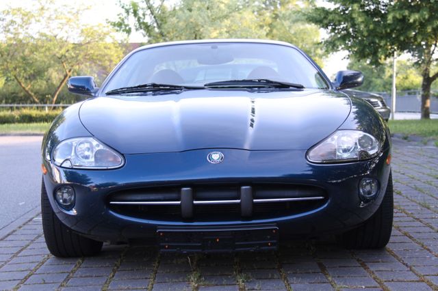 Jaguar XK8 Coupe 2 Jahre Garantie