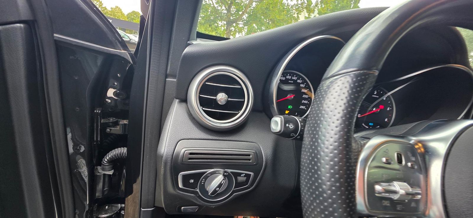 Mercedes-Benz GLC 300 de 4Matic 9G-TRONIC AMG Line AHK Pano Na foto 15