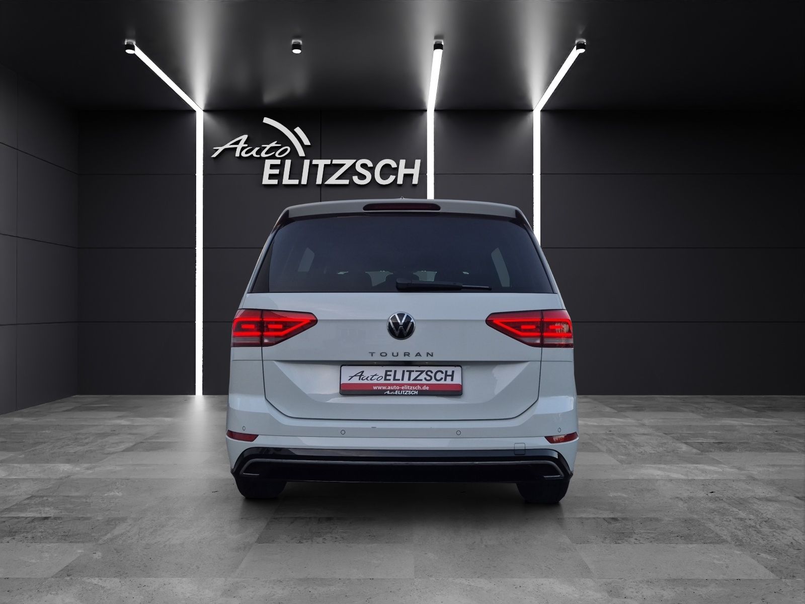 Fahrzeugabbildung Volkswagen Touran TSI Comfortline DSG R-Line LED Navi AID A