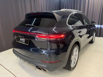 Porsche Cayenne - 4