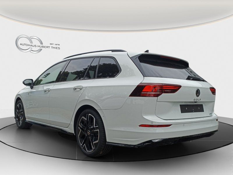 Fahrzeugabbildung Volkswagen Golf Vr. 8 1.5 eTSI R-Line DSG