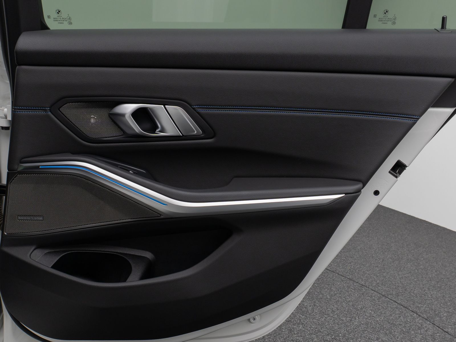Fahrzeugabbildung BMW 330e M Sport Kamera DAB H/K Geschwind Parkassist