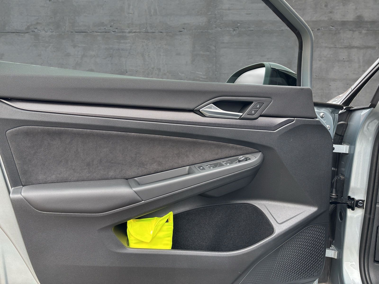 Fahrzeugabbildung Volkswagen Golf  2.0 TDI R-Line DSG AppConnect Standheizung