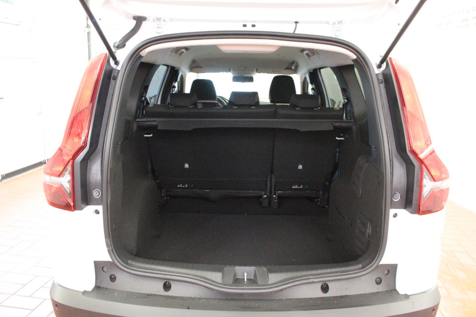 Fahrzeugabbildung Dacia Jogger Eco-G 100 Extreme+ 5-Sitzer *15166*