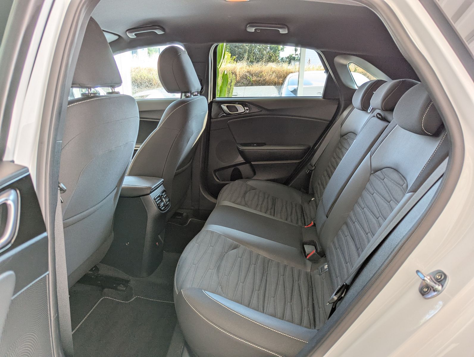 Fahrzeugabbildung Kia Ceed 1.5 GT-Line Limo Perfomance LED JBL Cam 7-J