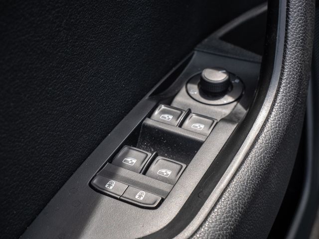Superb Combi 2.0 TDI DSG Ambition SHZ NAVI ACC