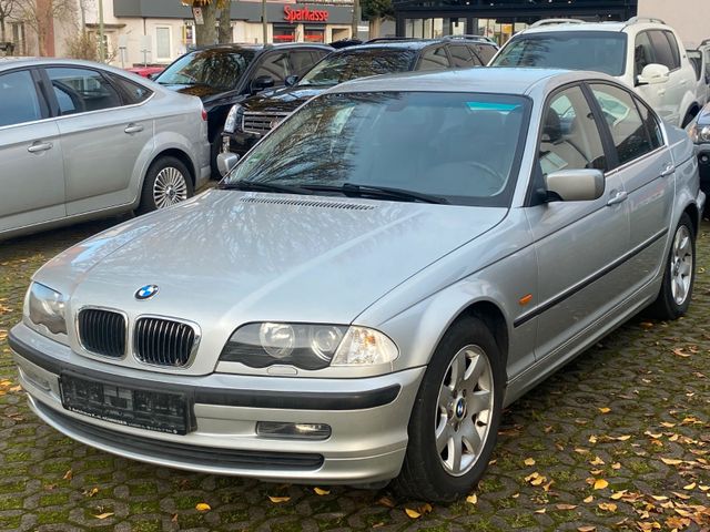 BMW 320i Automatik (Tiptronic), Lederausstattung