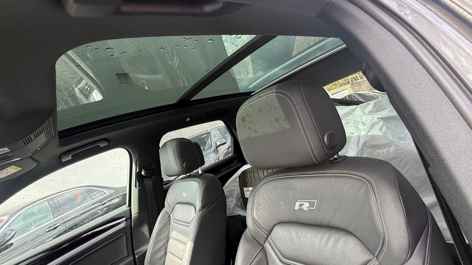 Fahrzeugabbildung Volkswagen Touareg R-Line 4Motion