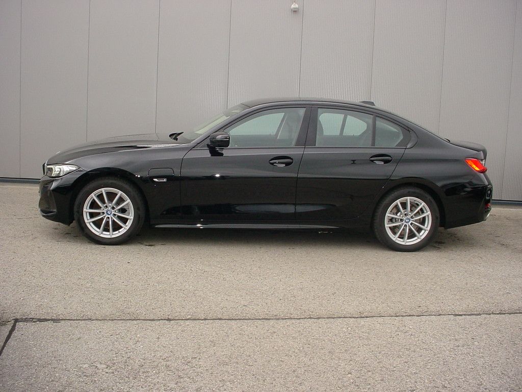 BMW 320E *Curved Display*PDC*Navi*LED foto 3