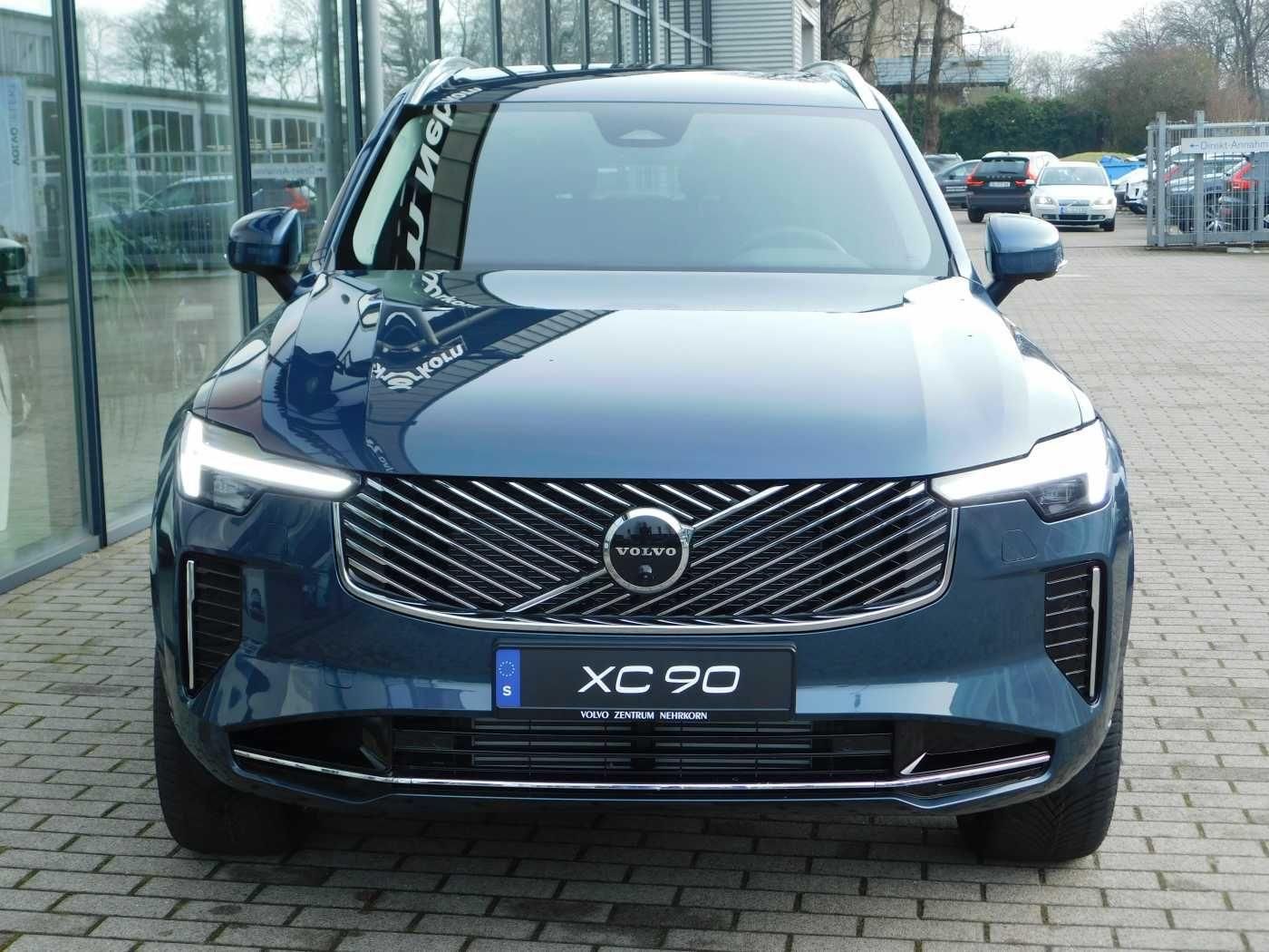 Fahrzeugabbildung Volvo XC90 T8 AWD Plug-in Hybrid Plus Bright