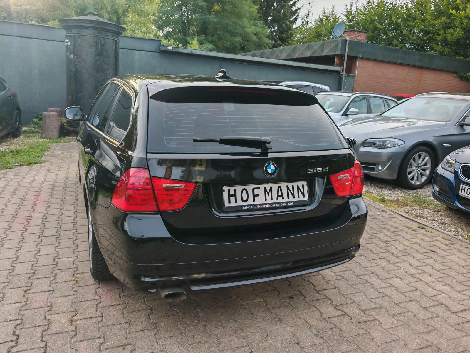 BMW 318 2011 — photo 35