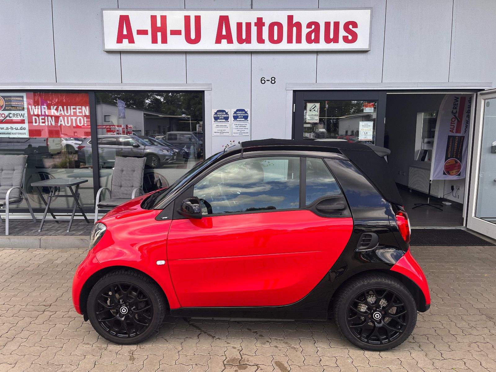 Fahrzeugabbildung Smart ForTwo Cabrio  66 kW Automatik / SHZ